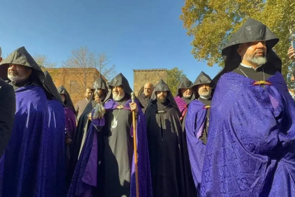 Qfo7jV9XQre6SHKZ9Sgy1Y8L11qIZwQ1gzjyPclz_1200